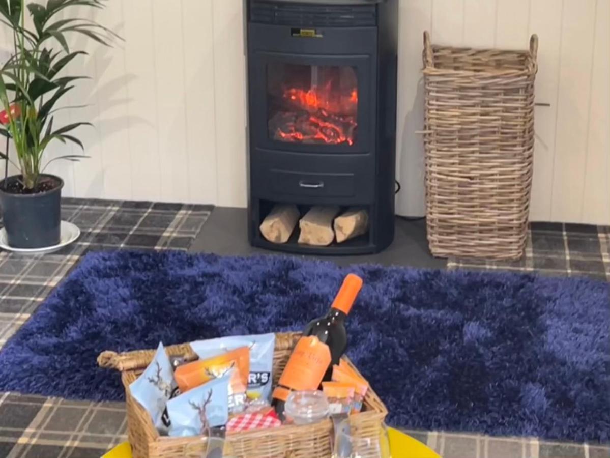 Oak Boutique Lodge Includes Hot Tub Air Con & Dog York Esterno foto