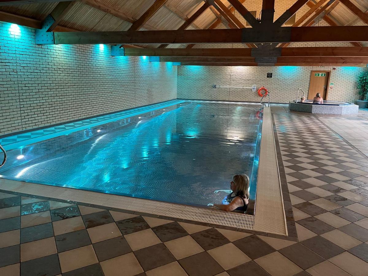 Oak Boutique Lodge Includes Hot Tub Air Con & Dog York Esterno foto
