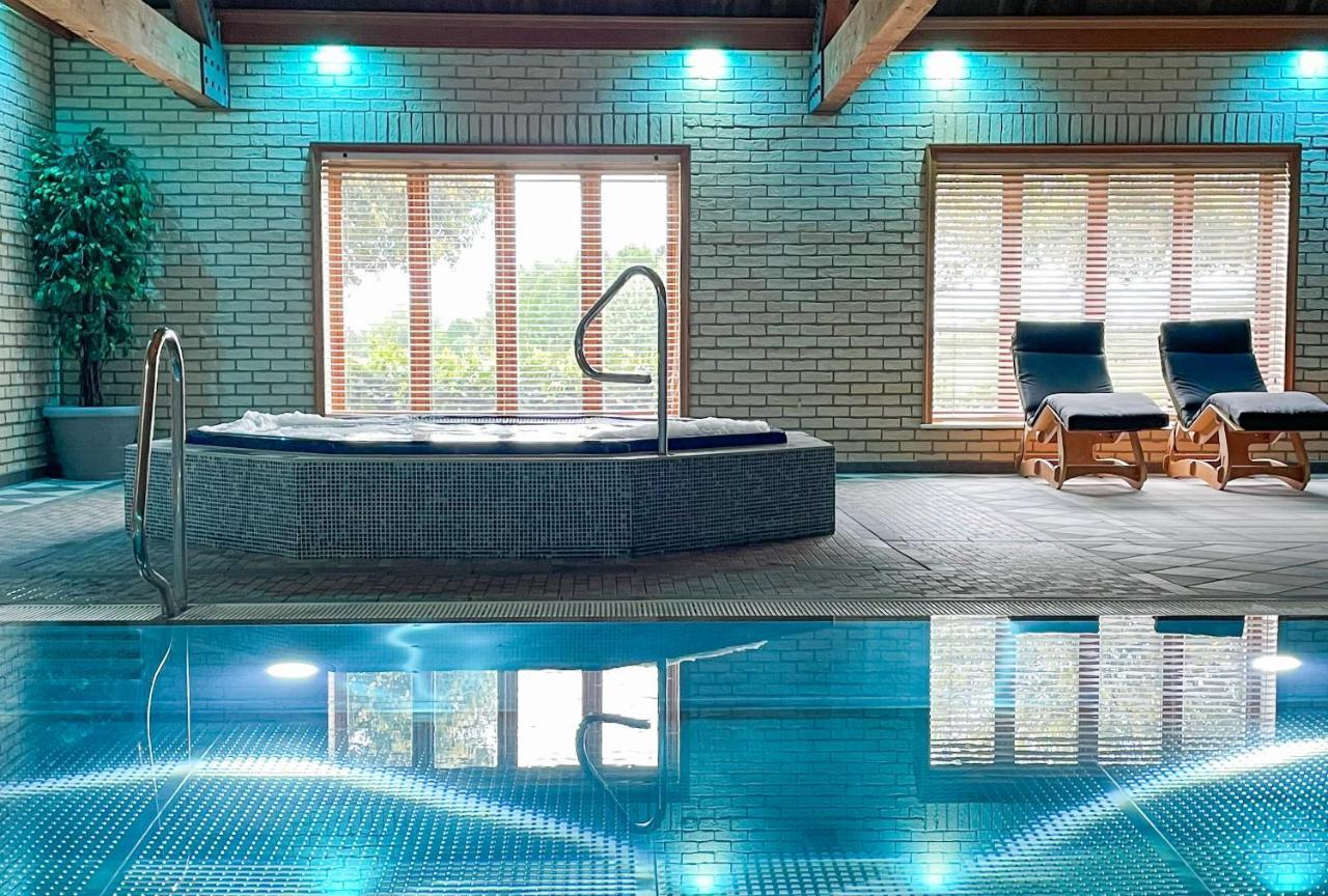 Oak Boutique Lodge Includes Hot Tub Air Con & Dog York Esterno foto
