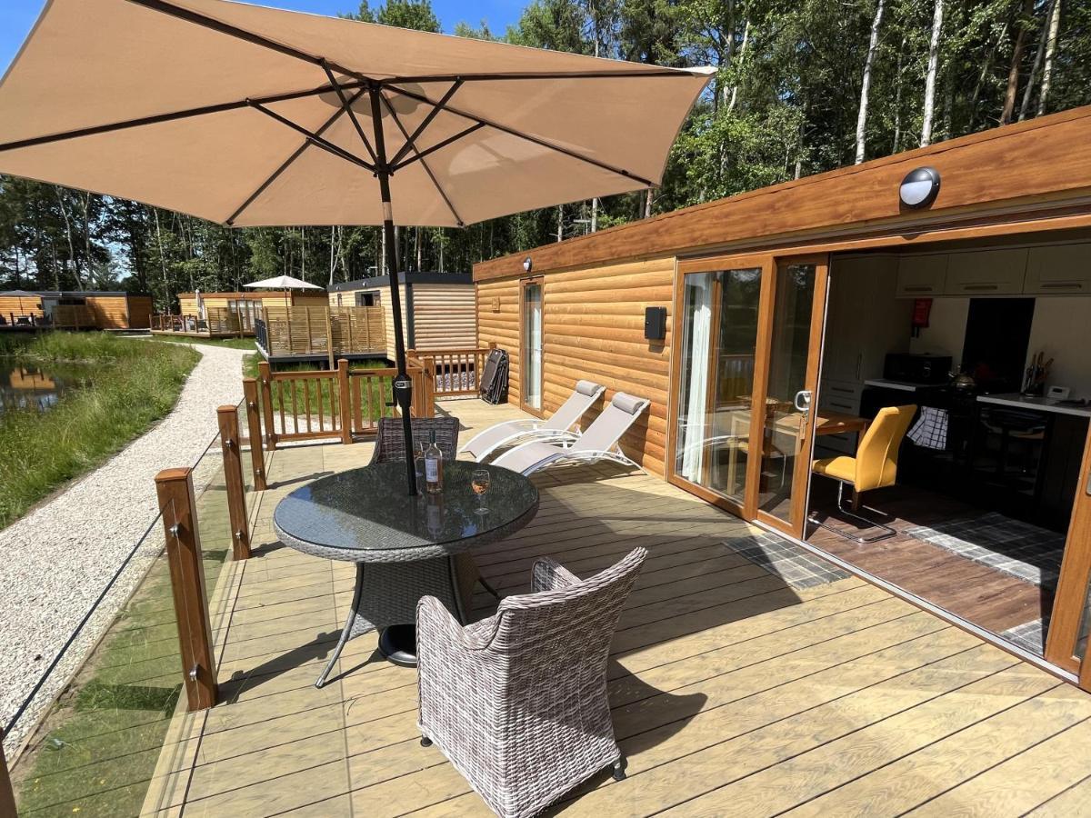 Oak Boutique Lodge Includes Hot Tub Air Con & Dog York Esterno foto
