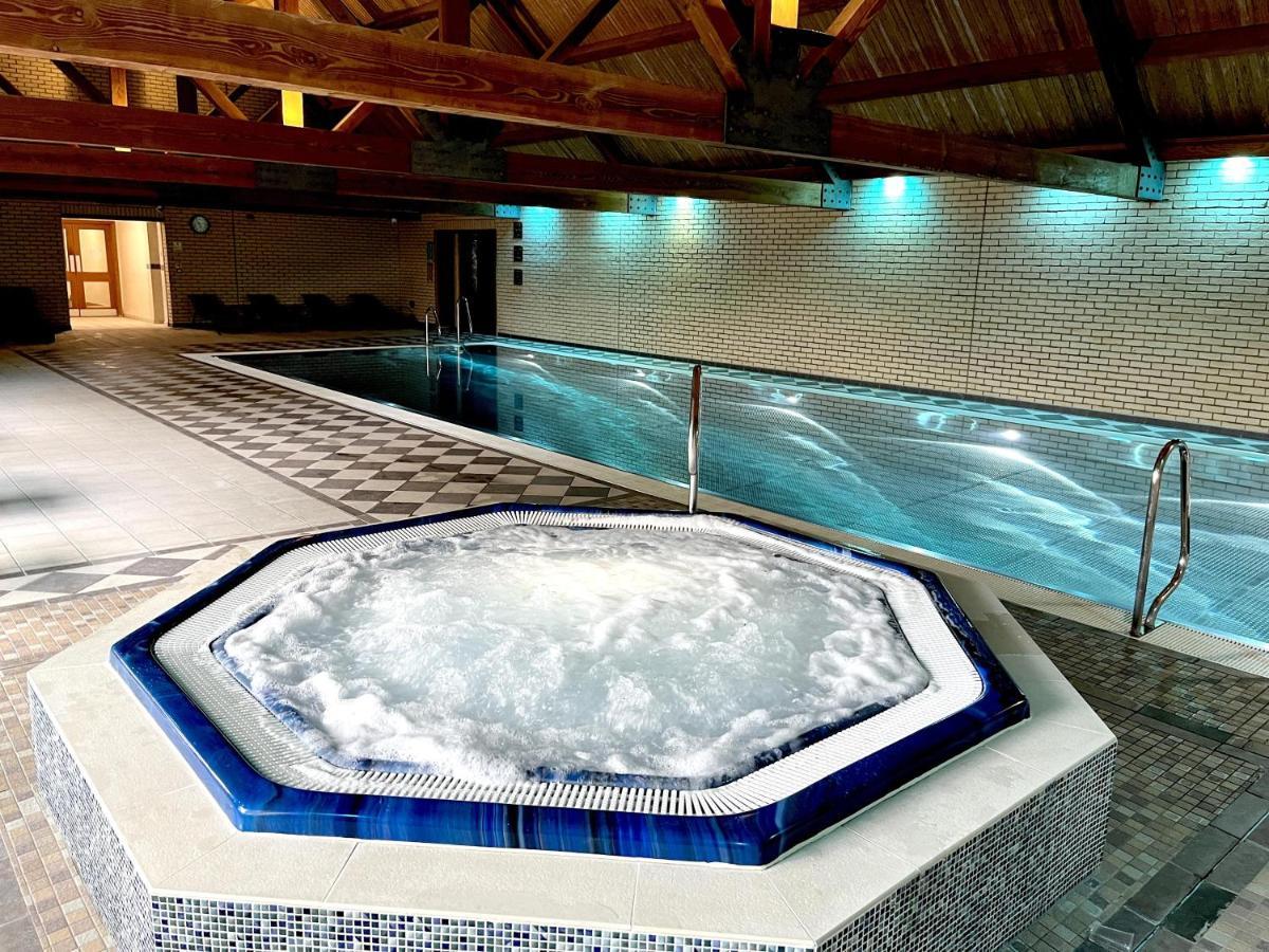 Oak Boutique Lodge Includes Hot Tub Air Con & Dog York Esterno foto